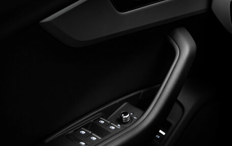 Audi A4, 2018 год, 2 590 000 рублей, 14 фотография