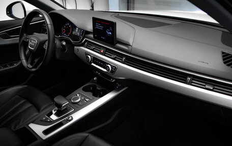 Audi A4, 2018 год, 2 590 000 рублей, 25 фотография