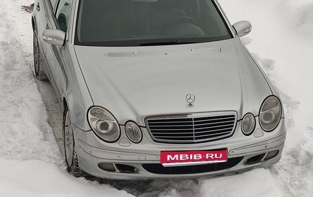 Mercedes-Benz E-Класс, 2003 год, 680 000 рублей, 1 фотография