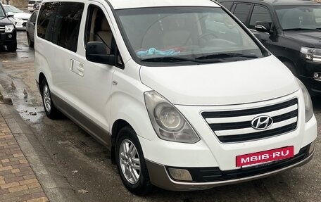 Hyundai H-1 II рестайлинг, 2017 год, 2 200 000 рублей, 2 фотография