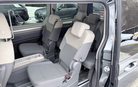 Volkswagen Multivan, 2022 год, 5 650 000 рублей, 5 фотография