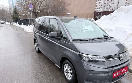 Volkswagen Multivan, 2022 год, 5 650 000 рублей, 3 фотография