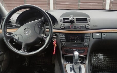 Mercedes-Benz E-Класс, 2003 год, 680 000 рублей, 18 фотография