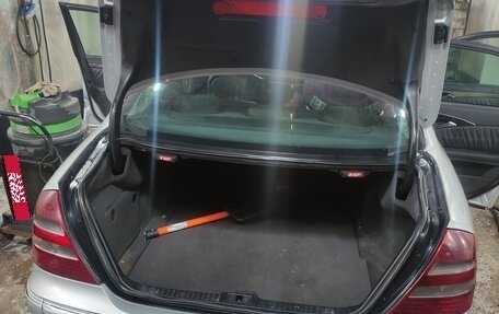 Mercedes-Benz E-Класс, 2003 год, 680 000 рублей, 17 фотография