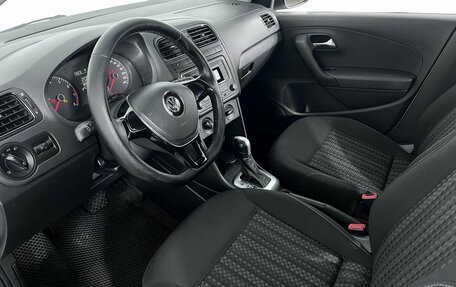 Volkswagen Polo VI (EU Market), 2017 год, 750 000 рублей, 9 фотография