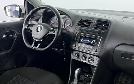 Volkswagen Polo VI (EU Market), 2017 год, 750 000 рублей, 13 фотография