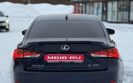 Lexus IS III, 2018 год, 2 370 000 рублей, 5 фотография