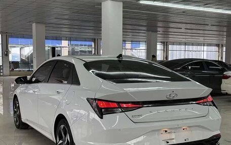 Hyundai Elantra, 2022 год, 1 750 000 рублей, 4 фотография