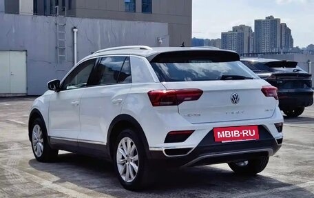 Volkswagen T-Roc I, 2022 год, 1 860 000 рублей, 5 фотография