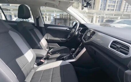 Volkswagen T-Roc I, 2022 год, 1 860 000 рублей, 9 фотография