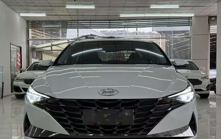 Hyundai Elantra, 2022 год, 1 750 000 рублей, 2 фотография