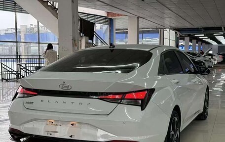 Hyundai Elantra, 2022 год, 1 750 000 рублей, 6 фотография