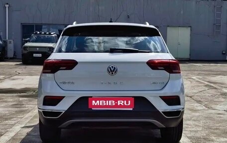 Volkswagen T-Roc I, 2022 год, 1 860 000 рублей, 6 фотография