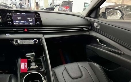 Hyundai Elantra, 2022 год, 1 750 000 рублей, 9 фотография