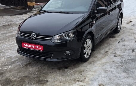 Volkswagen Polo VI (EU Market), 2014 год, 800 000 рублей, 1 фотография
