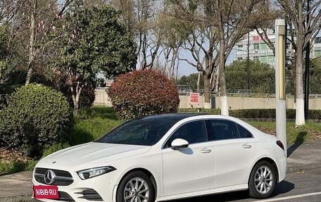 Mercedes-Benz A-Класс, 2022 год, 2 250 000 рублей, 1 фотография