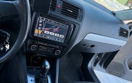 Volkswagen Jetta VI, 2012 год, 950 000 рублей, 20 фотография