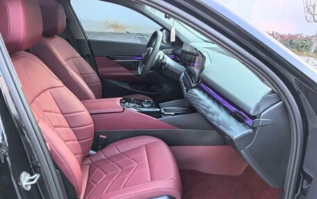 BMW 5 серия, 2025 год, 8 000 000 рублей, 15 фотография