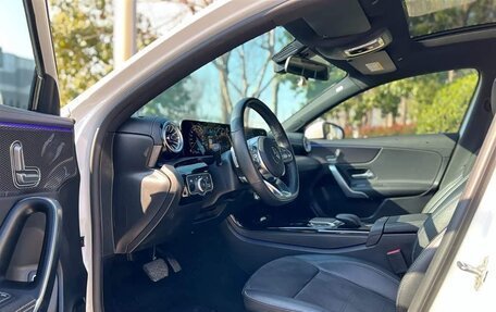 Mercedes-Benz A-Класс, 2022 год, 2 250 000 рублей, 10 фотография