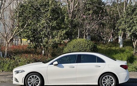 Mercedes-Benz A-Класс, 2022 год, 2 250 000 рублей, 5 фотография