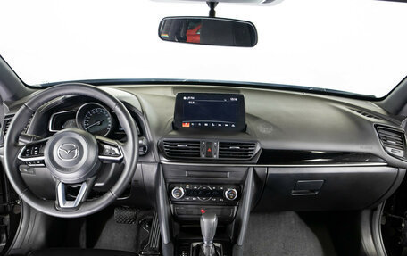 Mazda CX-4, 2023 год, 2 748 000 рублей, 11 фотография