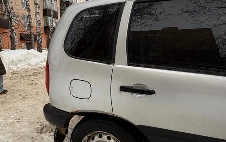 Chevrolet Niva I рестайлинг, 2004 год, 160 000 рублей, 8 фотография