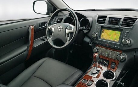 Toyota Highlander III, 2013 год, 2 395 000 рублей, 6 фотография