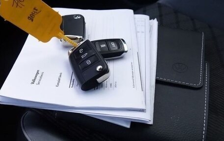 Volkswagen Tiguan II, 2021 год, 2 350 000 рублей, 6 фотография