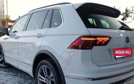 Volkswagen Tiguan II, 2021 год, 2 350 000 рублей, 3 фотография