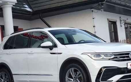 Volkswagen Tiguan II, 2021 год, 2 350 000 рублей, 16 фотография