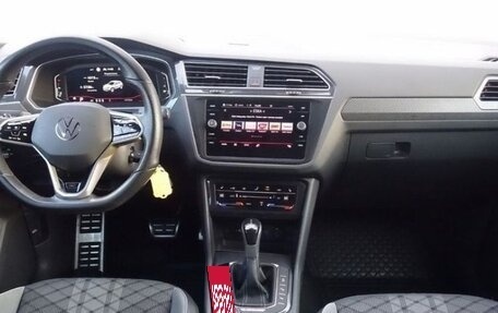 Volkswagen Tiguan II, 2021 год, 2 350 000 рублей, 8 фотография