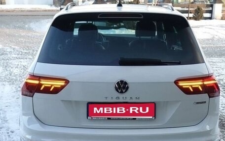 Volkswagen Tiguan II, 2021 год, 2 350 000 рублей, 13 фотография