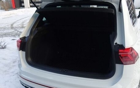 Volkswagen Tiguan II, 2021 год, 2 350 000 рублей, 23 фотография