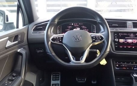 Volkswagen Tiguan II, 2021 год, 2 350 000 рублей, 29 фотография