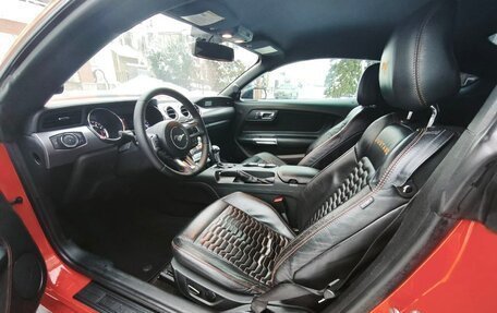 Ford Mustang VI рестайлинг, 2016 год, 2 399 000 рублей, 10 фотография