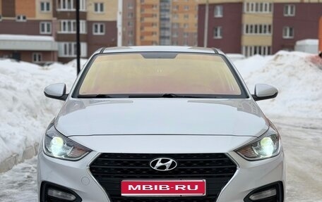 Hyundai Solaris II рестайлинг, 2017 год, 1 355 000 рублей, 1 фотография