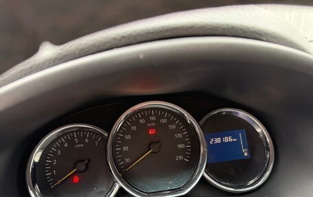 Renault Logan II, 2016 год, 680 000 рублей, 5 фотография