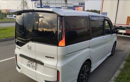 Honda Stepwgn IV, 2021 год, 2 190 000 рублей, 4 фотография