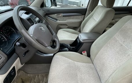 Toyota Land Cruiser Prado 120 рестайлинг, 2004 год, 1 599 000 рублей, 10 фотография
