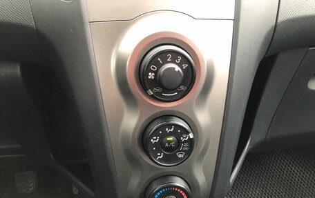 Toyota Yaris III рестайлинг, 2009 год, 660 000 рублей, 14 фотография