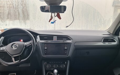 Volkswagen Tiguan II, 2019 год, 3 000 000 рублей, 4 фотография