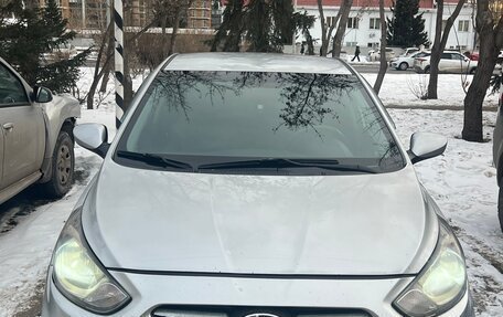 Hyundai Solaris II рестайлинг, 2013 год, 645 000 рублей, 2 фотография