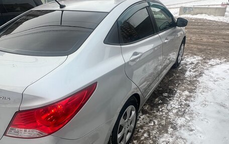 Hyundai Solaris II рестайлинг, 2013 год, 645 000 рублей, 3 фотография