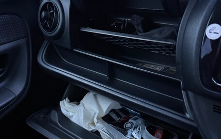 Toyota Vitz, 2019 год, 1 000 000 рублей, 5 фотография