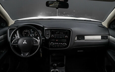 Mitsubishi Outlander III рестайлинг 3, 2012 год, 1 495 000 рублей, 15 фотография
