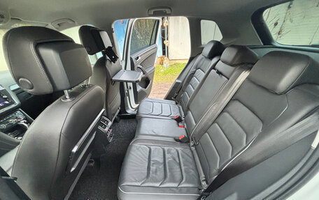 Volkswagen Tiguan II, 2020 год, 3 200 000 рублей, 17 фотография