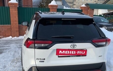 Toyota RAV4, 2021 год, 3 700 000 рублей, 4 фотография