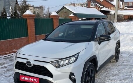 Toyota RAV4, 2021 год, 3 700 000 рублей, 1 фотография