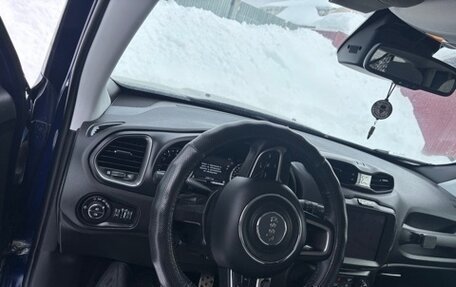 Jeep Renegade I рестайлинг, 2019 год, 3 200 000 рублей, 2 фотография