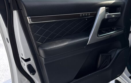 Toyota Land Cruiser 200, 2018 год, 7 950 000 рублей, 6 фотография